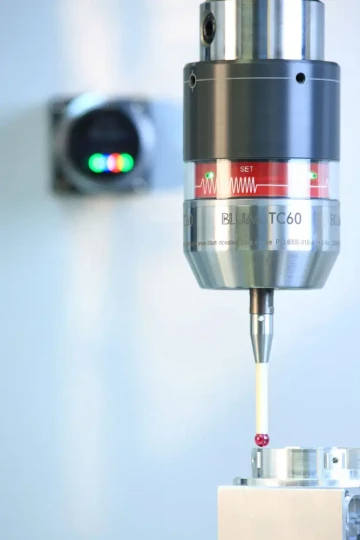 Sans fil, rapide et sûr, BLUM NOVOTEST a présenté son nouveau palpeur de mesure TC60 à technologie radio innovante