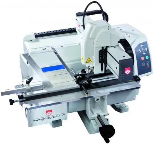 GRAVOGRAPH exposera une machine pour la gravure automatique de plaques d'identification industrielle sur le salon Indust
