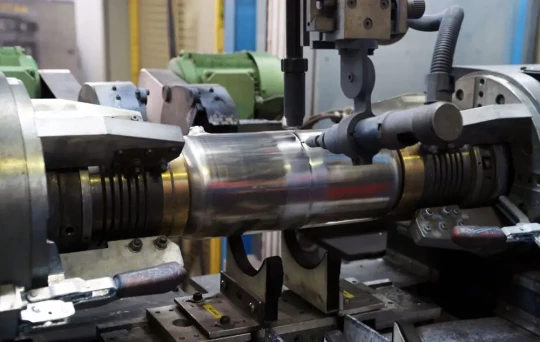 Le nouveau système de tube contact pour le soudage automatisé de FRONIUS voit sa durée de vie multipliée par dix voire