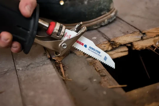 KOPRAM propose des lames de scie sabre pour les travaux de démolition, basées sur la nouvelle technologie de denture LEN