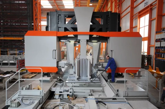 KASTOmaxcut de KASTO : la scie à ruban automatique universelle pour le sciage de grand rendement flexible de pièces brut