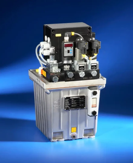 La nouvelle gamme de groupes hydrauliques ROEMHELD est économe en énergie et facile à utiliser