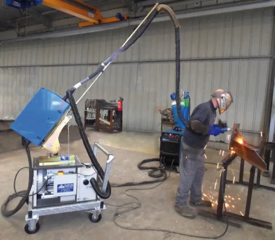 ENGMAR expose sa gamme complète de torches aspirantes MIG/MAG sur Industrie Paris
