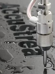 En plus du laser fibre et du plasma, HYPERTHERM propose maintenant la découpe jet d\'eau