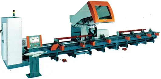 Le centre d\'usinage 5 axes SBZ 100 sera exposé par ELUMATEC à Industrie 2013
