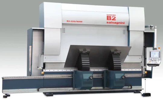Journées portes ouvertes SALVAGNINI : une presse plieuse hydraulique B2 et une machine de découpe laser fibre L3 en démo