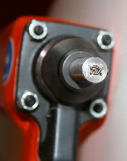 Marquage aisé avec le pistolet marqueur AMTAK distribué par INTERACT et ses embouts personnalisés
