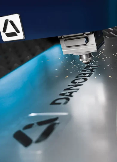 Machine de découpe laser fibre DANOBAT Iris sur Tolexpo