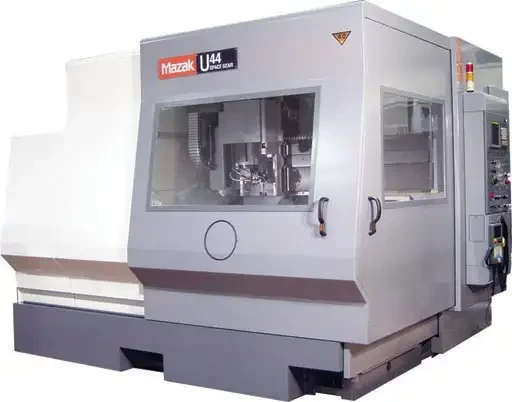 Spécial EMO 2003 : MAZAK LASER présentera essentiellement des machines multifonctions pour l'usinage en 2D et 3D