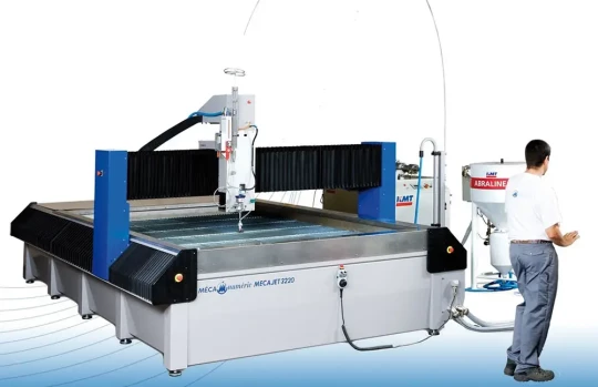 Découpe jet eau 5 axes - MECANUMERIC