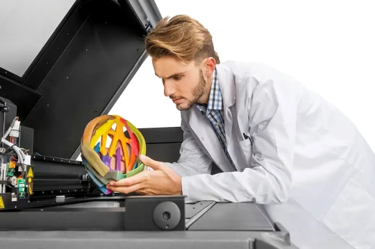 Imprimante 3D multi-matériaux couleur - STRATASYS
