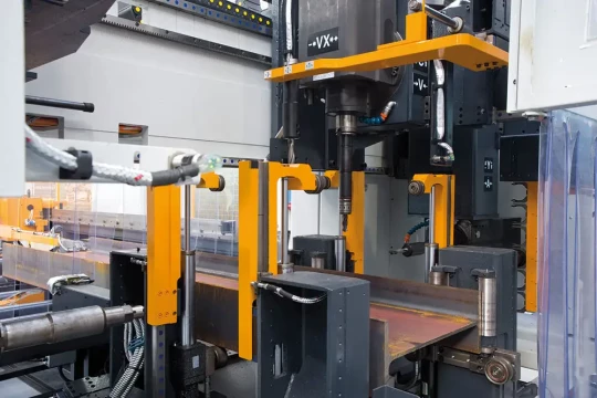 Centre perçage-sciage de profilés - FICEP 603 DDB