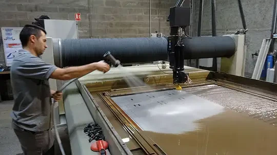 Deux machines de découpe jet d'eau OMAX chez EP-Méca