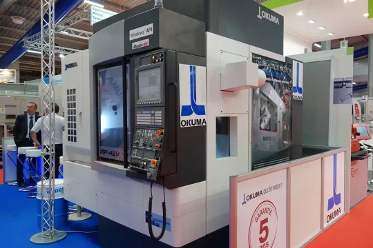 Un centre d'usinage vertical de très haute précision, OKUMA MP-46V
