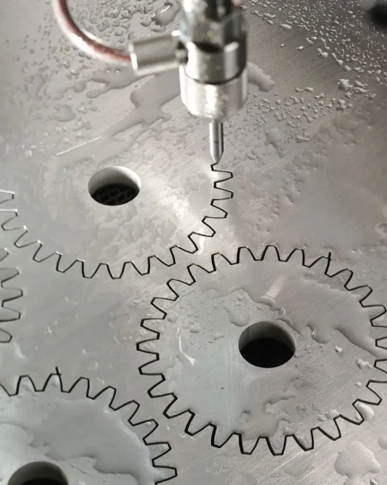 La découpe jet d'eau avec une maintenance réduite HyPrecision d'HYPERTHERM