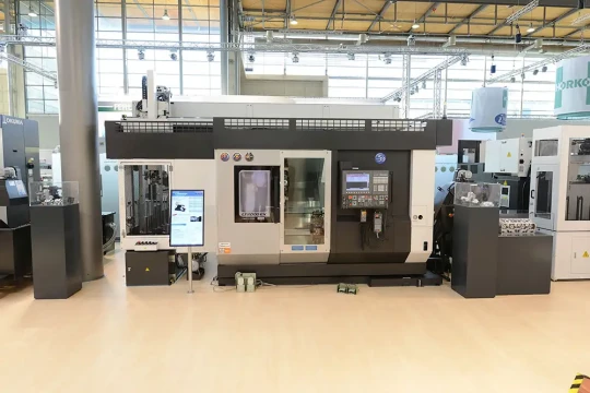 4 tours OKUMA et un centre d'usinage vertical en démonstration chez CODEM Marnaz