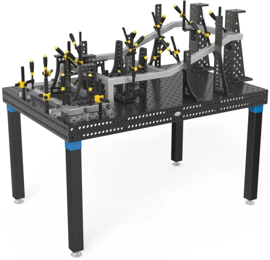 Des tables modulaires et des sauterelles de bridge chez SIEGMUND