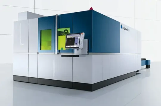 Un laser de découpe d'une puissance de 8 kW chez TRUMPF à Industrie