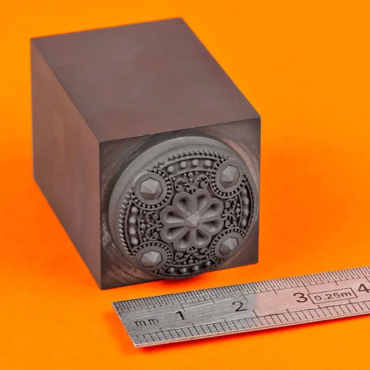 Réalisation 5 axes d'électrodes en graphite sur mesures