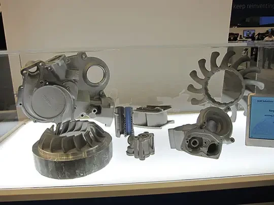 FORMNEXT 2016 : deuxième série de photos de machines et pièces (4/4)