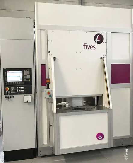Cellule de soudage laser pour pièces fixes ou en rotation - FIVES