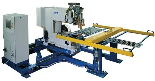 Spécial WIRE 2004 : une soudeuse CNC pour fil et une ligne pour le soudage de treillis chez SCHLATTER