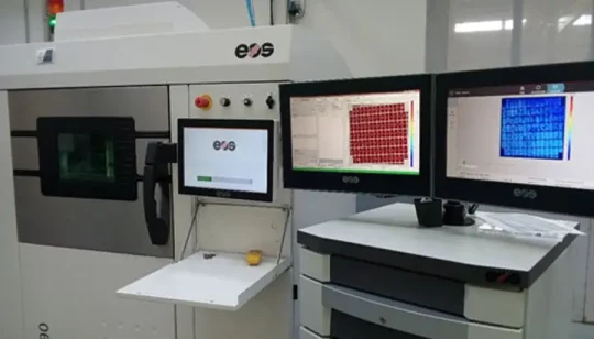 Surveillance de fusion laser avec contrôle temps réel du bain de fusion