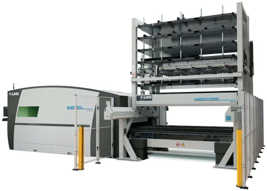 Machine laser fibre avec source de 8 kW équipé d'une tour compacte de stockage