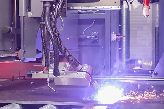 Machine de coupe et chanfrein 3D au plasma pour tôles VOORTMAN V325