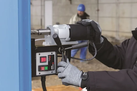 Perceuse à pied magnétique et sa gamme de fraises à carotter HSS