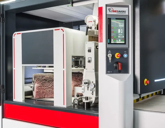 Machine débavurage avec une largeur de travail de 1100 mm