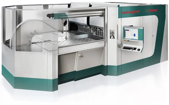 Centre de pliage de la tôle pour produire la première pièce bonne
