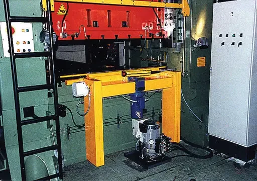 Spécial INDUSTRIE 2004 : SERAPID présente son nouveau concept de module de transfert outil pour presse