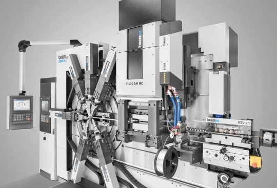 Machine numérique pour le cambrage du fil qui produira des ancrages ISOFIX