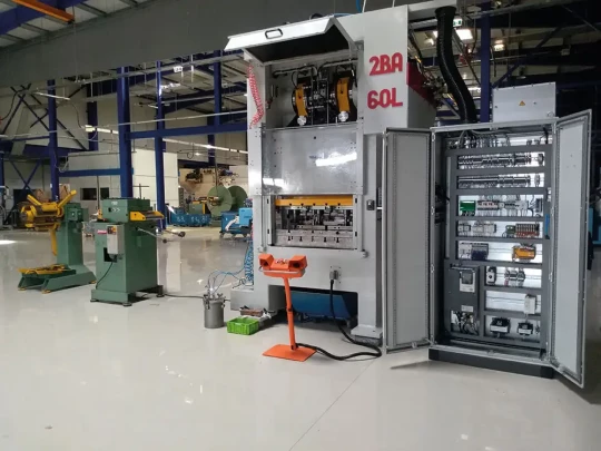 Périphériques de presses de découpage et emboutissage, retrofit