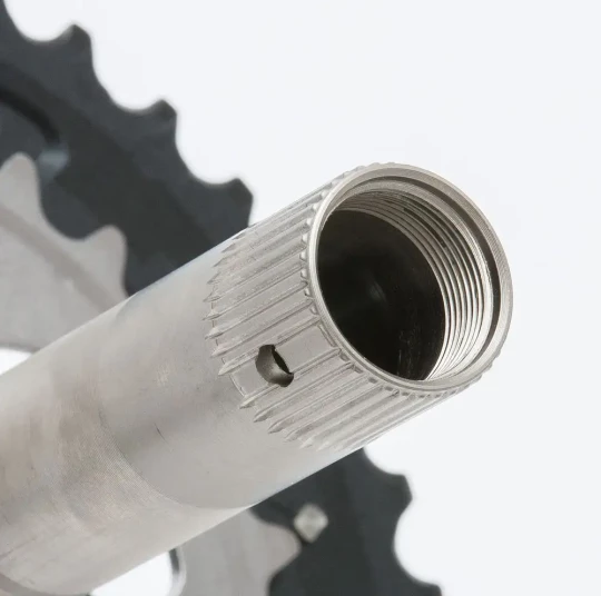 L'usinage électrochimique pour fabriquer un arbre moteur à parois fines