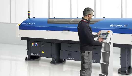 Un embarreur pour les barres de grand format - IEMCA Maestro 80 No Limits