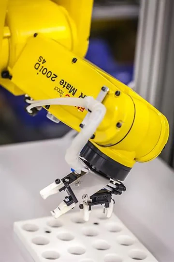 Le spécialiste des commandes numériques, des robots et des machines-outils va investir 100 M€