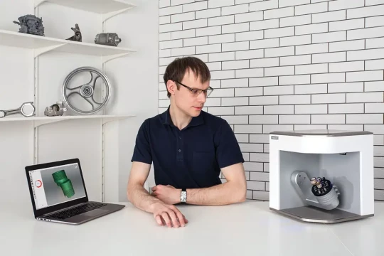 Scanner 3D de bureau avec une précision de point allant jusqu’à 10 microns