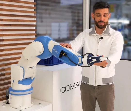 Robot collaboratif articulé à 6 axes jusqu'à 6 m/s