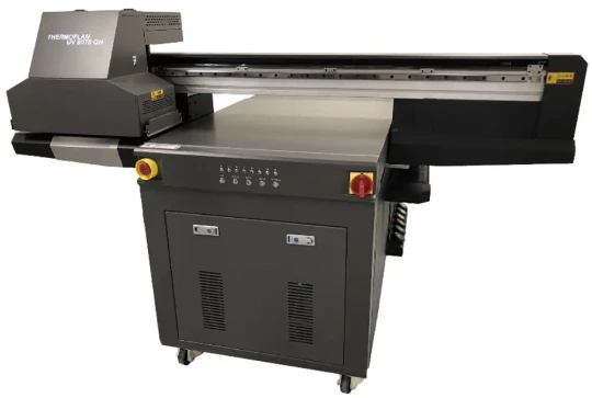Machine de marquage UV sur des supports souples, rigides, clairs ou foncés