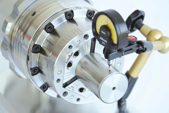 Mandrin à géométrie de serrage hexagonale avec une précision meilleure que 5 µ