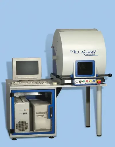 MECAGRAV INDUSTRIE propose une gamme de machines de marquage laser Nd:YAG pompées par diode avec LED rouge pour alignement du marquage