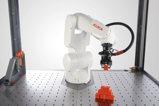 robot assemblage kuka agilus