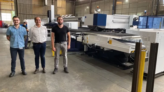 Un combiné poinçonneuse laser pour gagner en autonomie