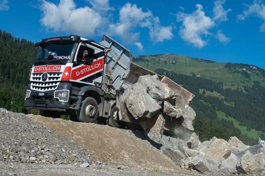 Soudage de bennes légères mais robustes en acier et aluminium