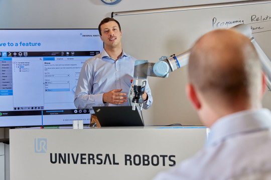 ur academy universal robots