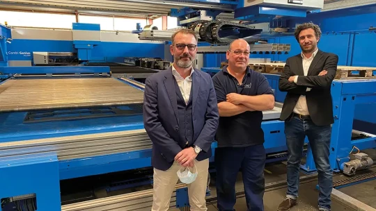 machine combinée de poinçonnage et découpe laser avec palettisation