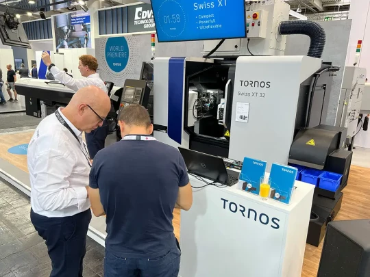 Tour automatique CNC pour des barres de 38 mm sans avoir besoin d’un canon