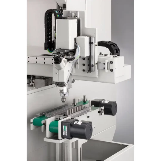 Robot de chargement déchargement sur tour à décolleter